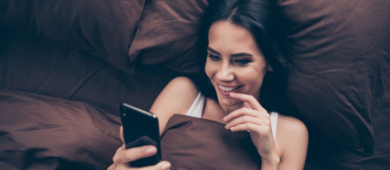 How to Flirt with a Guy Over Text